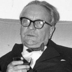 Raymond Chandler quotes