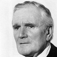 Desmond Llewelyn quotes