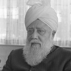 Mirza Nasir Ahmad quotes